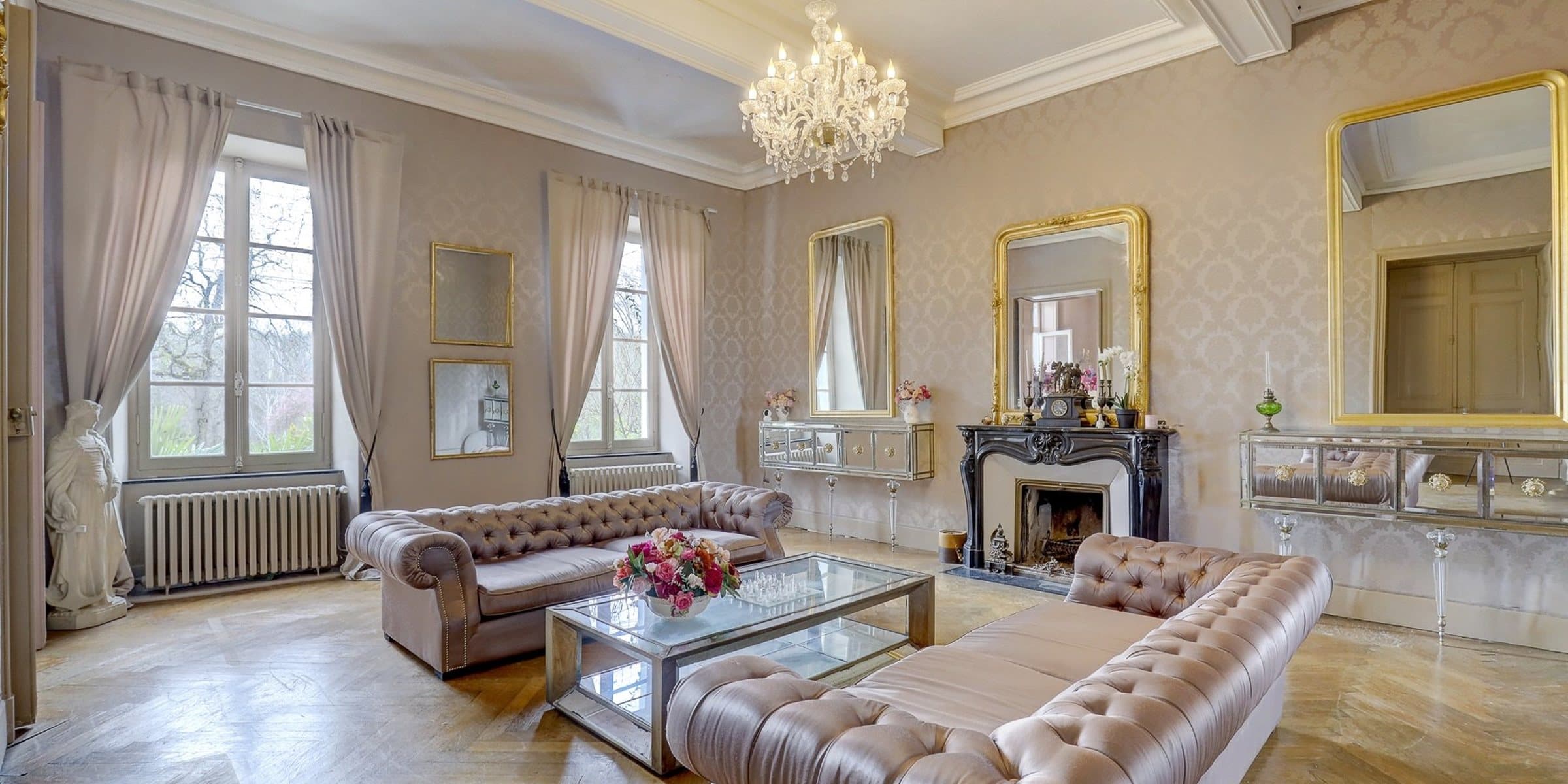 Le salon rose, élégant lieu de vie commun